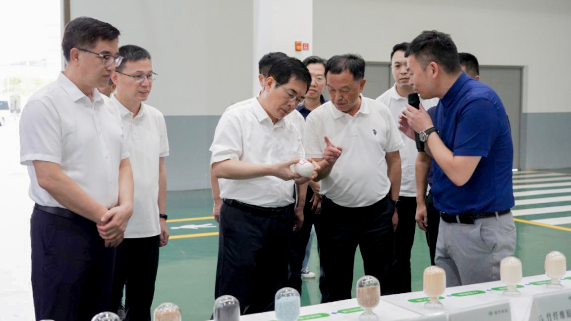 福建省林業(yè)局領(lǐng)導(dǎo)赴漳州、泉州調(diào)研 以新材料技術(shù)推廣服務(wù)助推林業(yè)新質(zhì)生產(chǎn)力發(fā)展