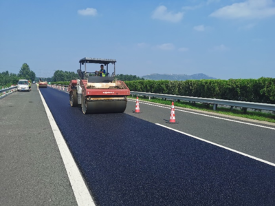 山東高速建材集團(tuán)路用新材料公司 科技創(chuàng)新驅(qū)動(dòng)，服務(wù)引領(lǐng)未來
